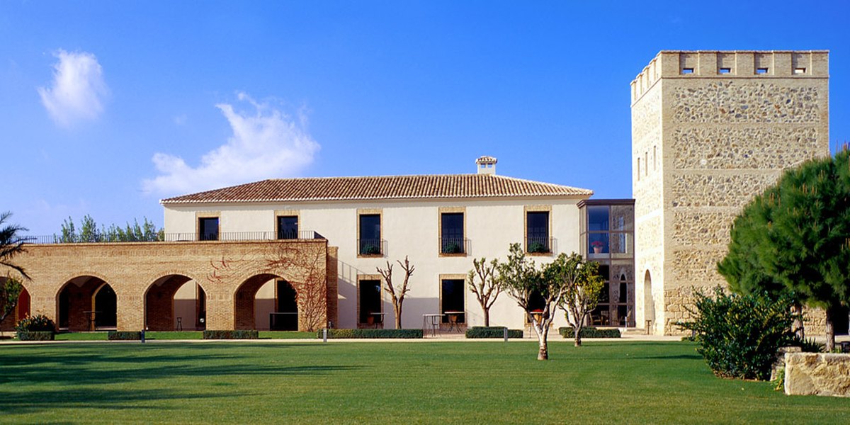 Jardines y torre del Huerto de Santa María