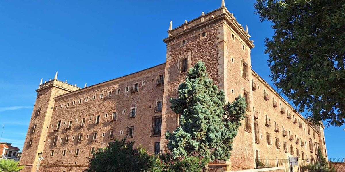 Fachada del Monasterio de Santa María del Puig